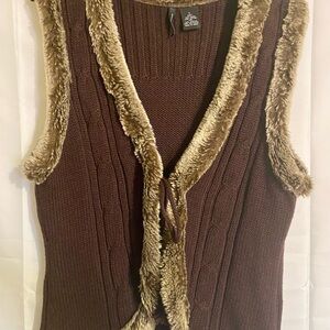 Women’s New Directions Brown Sweater Vest with Faux Fur Trim Size L